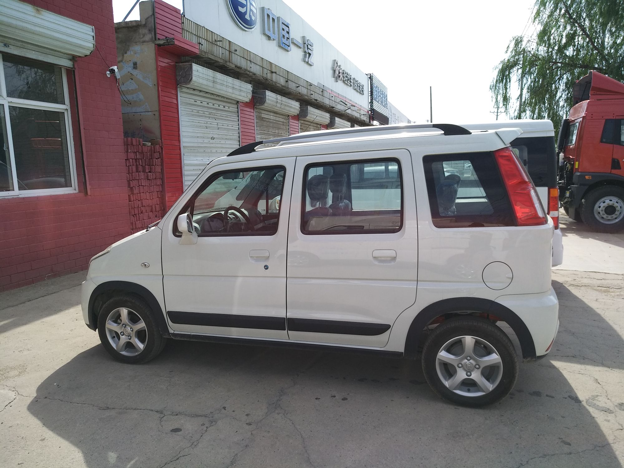 北汽昌河北斗星x5e2017款自动进取版纯电动