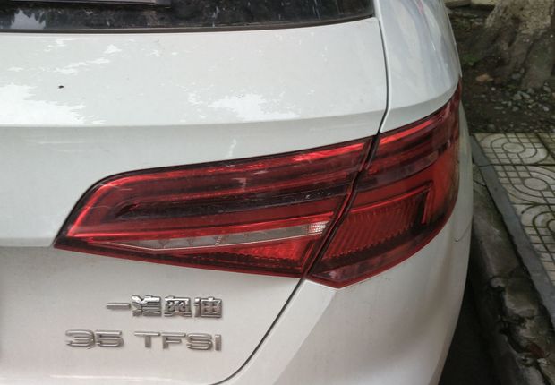 奥迪A3 35TFSI 2018款 1.4T 自动 汽油 进取型30周年Sportback (国Ⅴ) 