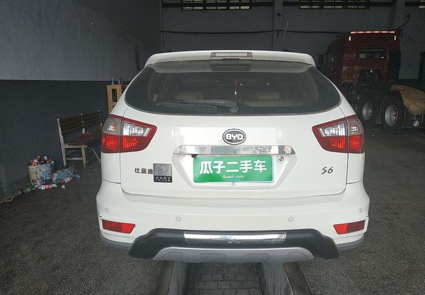 比亚迪S6 2011款 2.4L 自动 前驱 尊享型 (国Ⅳ) 