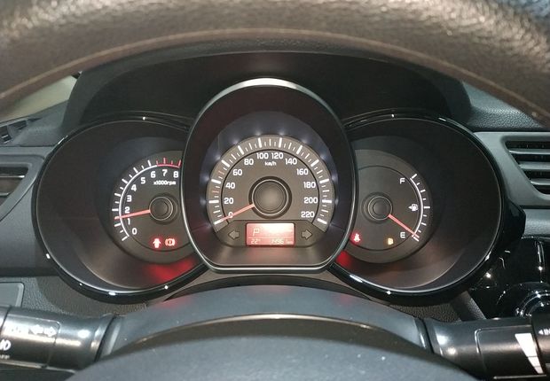 起亚K2 2015款 1.4L 自动 4门5座三厢车 GLS (国Ⅳ) 