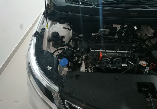 起亚K2 2015款 1.4L 自动 4门5座三厢车 GLS (国Ⅳ) 