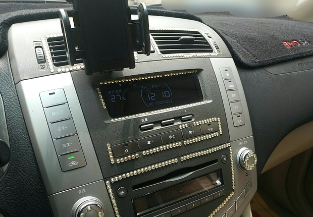 比亚迪S6 2011款 2.0L 手动 前驱 尊贵型 (国Ⅲ带OBD) 