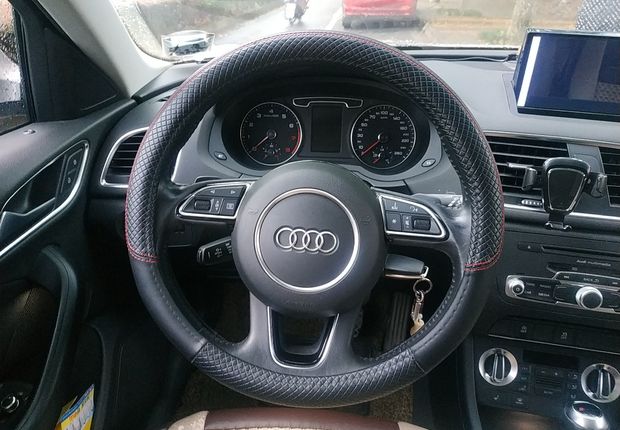 奥迪Q3 35TFSI 2013款 2.0T 自动 前驱 舒适型 (国Ⅳ) 