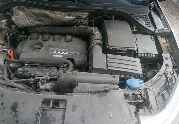 奥迪Q3 35TFSI 2013款 2.0T 自动 前驱 舒适型 (国Ⅳ) 