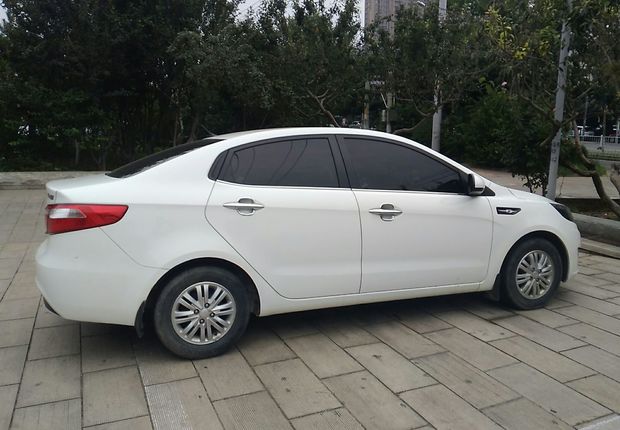 起亚K2 2012款 1.4L 手动 4门5座三厢车 GLS (国Ⅳ) 