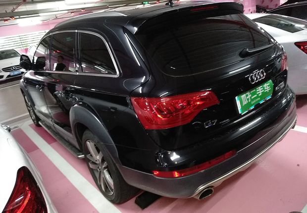 奥迪Q7 40 [进口] 2015款 3.0T 自动 典藏版 