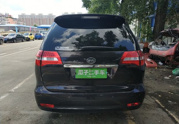 比亚迪M6 2015款 2.4L 自动 7座 尊贵型 