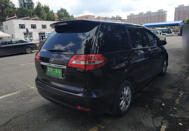 比亚迪M6 2015款 2.4L 自动 7座 尊贵型 