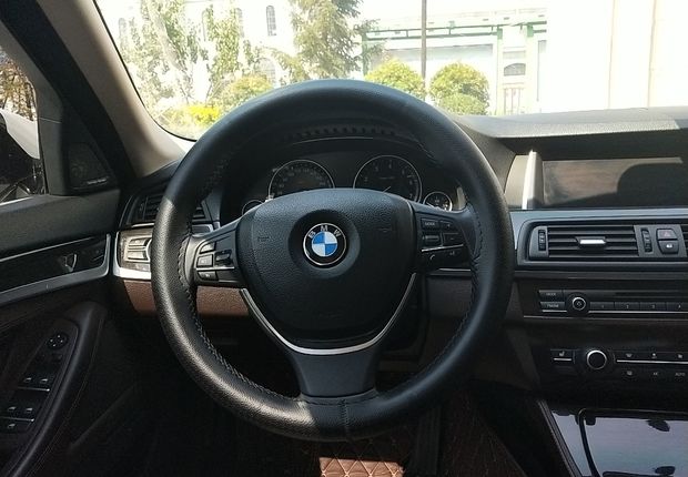 宝马5系 525Li 2014款 2.0T 自动 汽油 豪华设计套装 (国Ⅳ) 