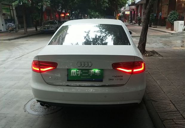 奥迪A4L 2015款 2.0T 自动 标准型 (国Ⅳ) 