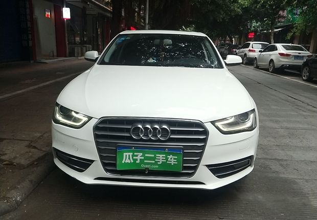 奥迪A4L 2015款 2.0T 自动 标准型 (国Ⅳ) 