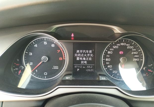 奥迪A4L 2013款 2.0T 自动 标准型 (国Ⅳ) 