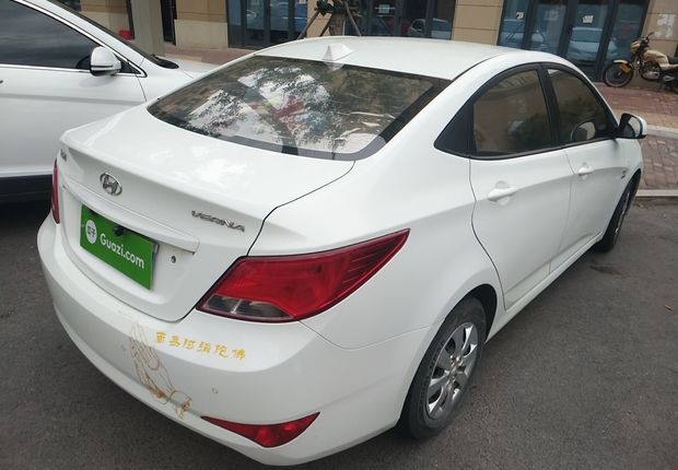 现代瑞纳 2014款 1.4L 手动 4门5座三厢车 智能型GLS (国Ⅳ) 