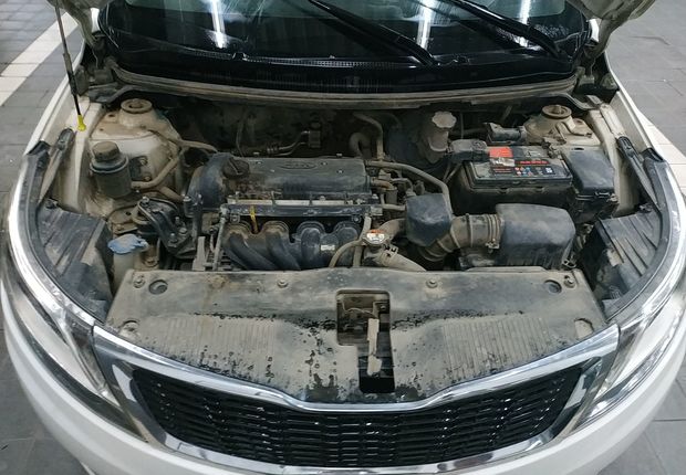 起亚K2 2012款 1.4L 手动 4门5座三厢车 GLS (国Ⅳ) 