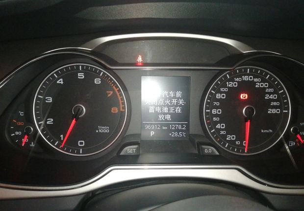 奥迪A4L 2013款 2.0T 自动 标准型 (国Ⅳ) 