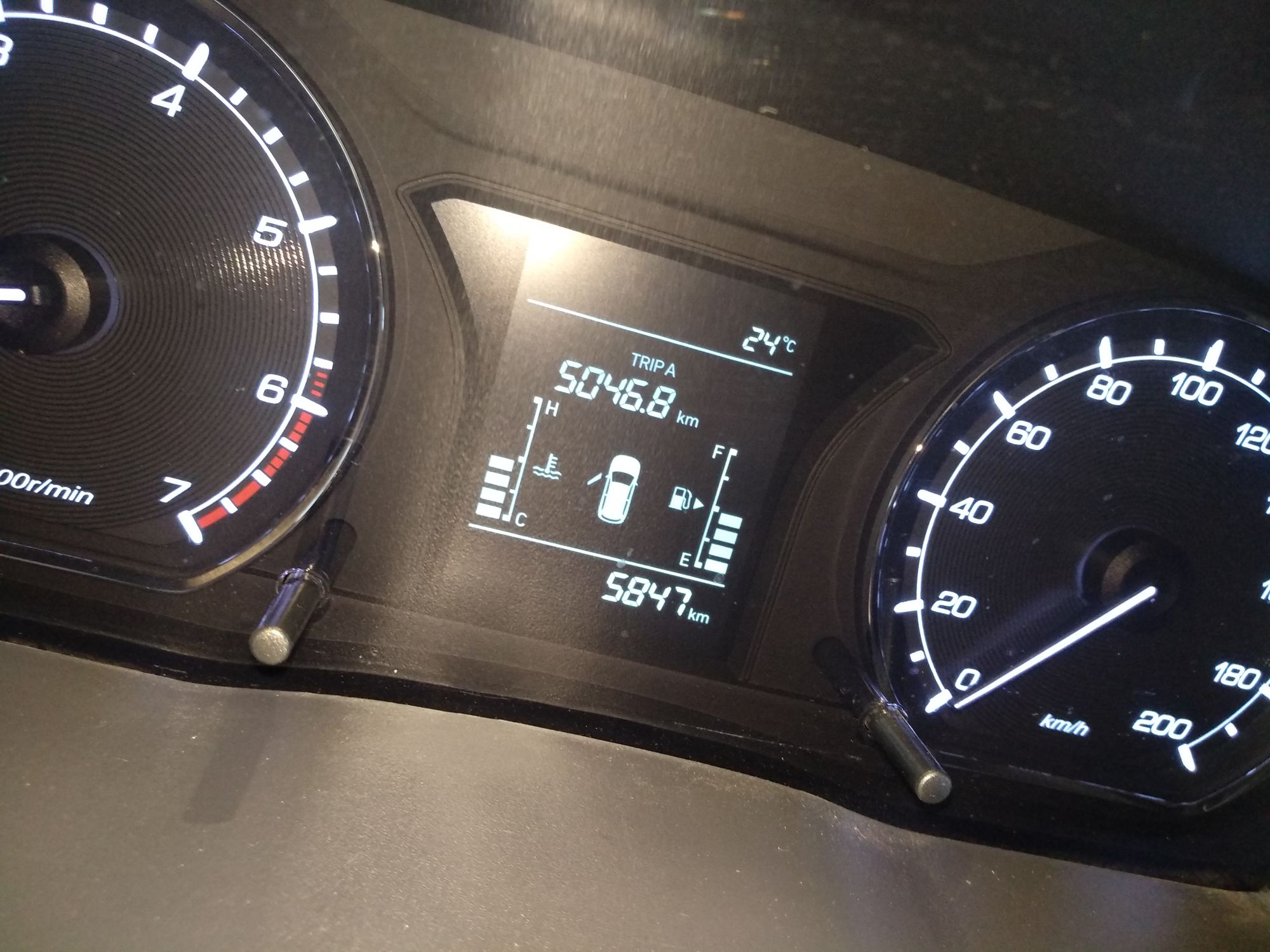 长安欧尚 欧尚x70a 2018款 1.5l 手动标准型 车辆图片