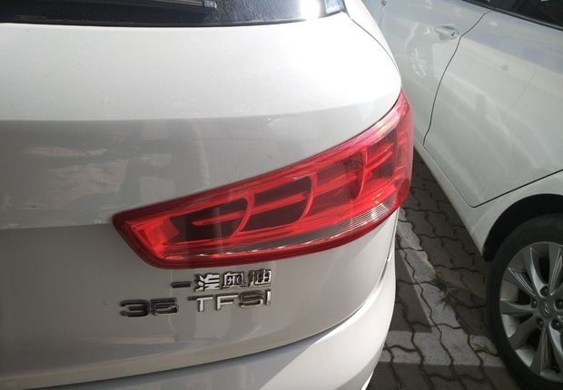 奥迪Q3 35TFSI 2013款 2.0T 自动 前驱 舒适型 (国Ⅳ) 