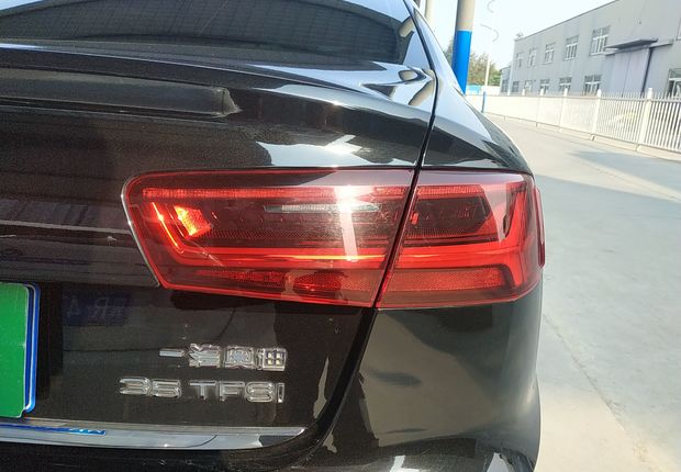 奥迪A6L 35TFSI 2018款 2.0T 自动 运动型30周年纪念版 (国Ⅴ) 