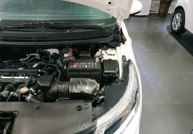 起亚K2 2015款 1.4L 手动 4门5座三厢车 GLS (国Ⅳ) 