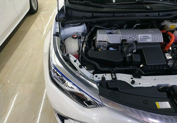 丰田雷凌 双擎 2017款 1.8L 自动 G-S精英天窗版 (国Ⅴ) 