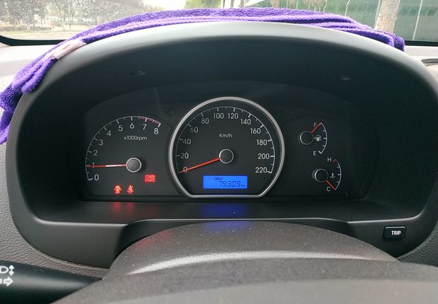 现代悦动 2011款 1.6L 手动 舒适型 (国Ⅳ) 