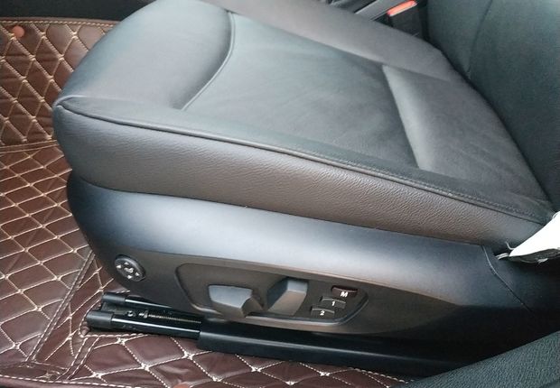 宝马X1 xDrive28i 2014款 2.0T 自动 四驱 汽油 X设计套装 (国Ⅴ) 