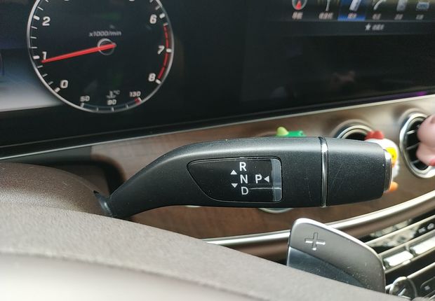 奔驰E级 E200L 2016款 2.0T 自动 汽油 (国Ⅴ) 