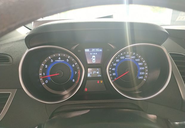 现代朗动 2015款 1.6L 自动 GLX领先型 (国Ⅳ) 