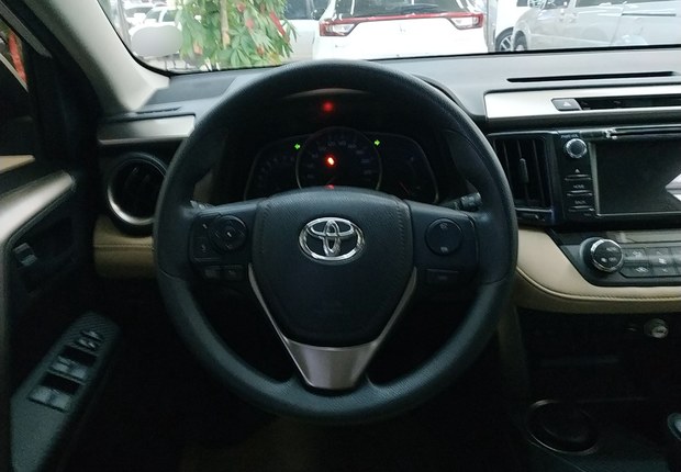 丰田RAV4 2015款 2.0L 自动 前驱 风尚版 (国Ⅴ) 