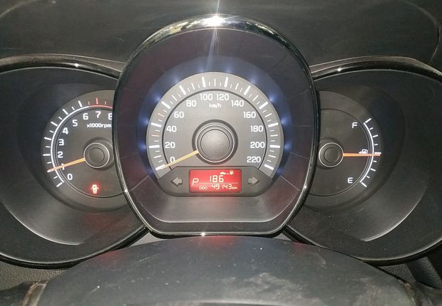 起亚K2 2012款 1.4L 自动 4门5座三厢车 GLS (国Ⅳ) 