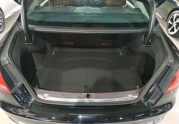 奥迪A8L 45 [进口] 2012款 3.0T 自动 汽油 豪华型 
