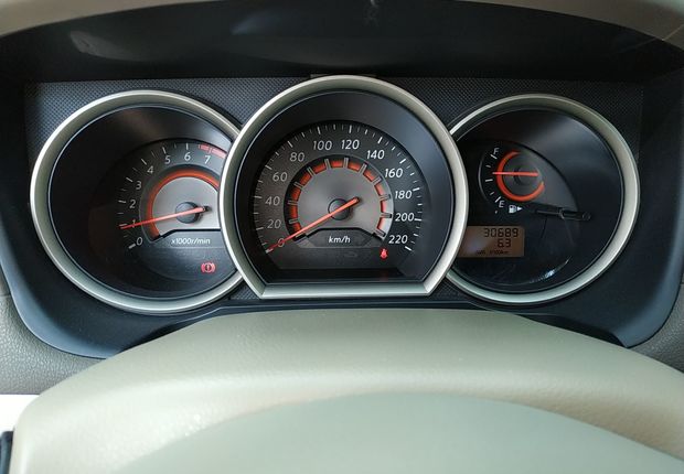 日产轩逸 2012款 1.6L 手动 XE舒适版经典款 (国Ⅳ) 