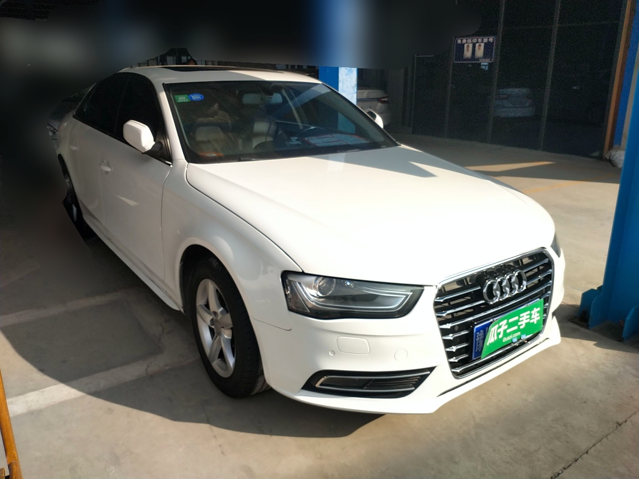 奥迪A4L 2015款 2.0T 自动 标准型 (国Ⅳ) 