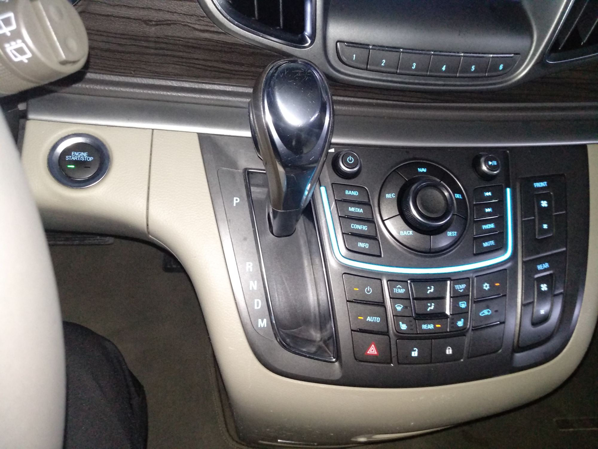 别克gl82013款30l自动7座gt豪华商务豪雅版国Ⅳ