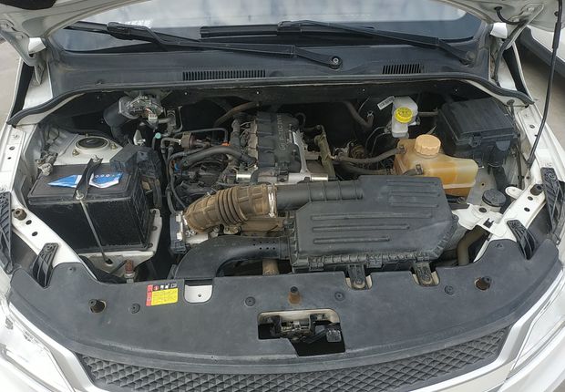 五菱宏光 S1 2015款 1.5L 手动 5座 标准型 