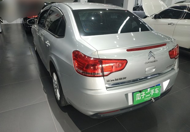 雪铁龙世嘉 2013款 1.6L 手动 4门5座三厢车 品尚型 (国Ⅳ) 