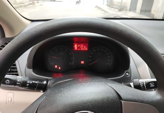 现代瑞纳 2014款 1.4L 自动 4门5座三厢车 智能型GLS (国Ⅳ) 