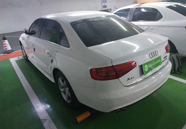 奥迪A4L 2015款 2.0T 自动 标准型 (国Ⅳ) 