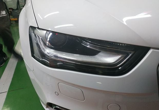 奥迪A4L 2015款 2.0T 自动 标准型 (国Ⅳ) 