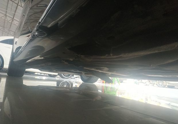 奔驰E级 E200L 2015款 2.0T 自动 汽油 改款 (国Ⅴ) 