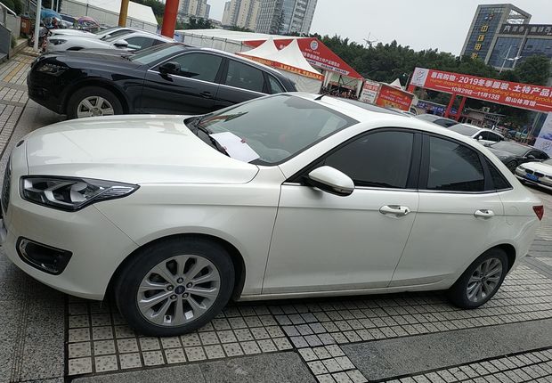 福特福睿斯 2015款 1.5L 手动 时尚型 (国Ⅴ) 