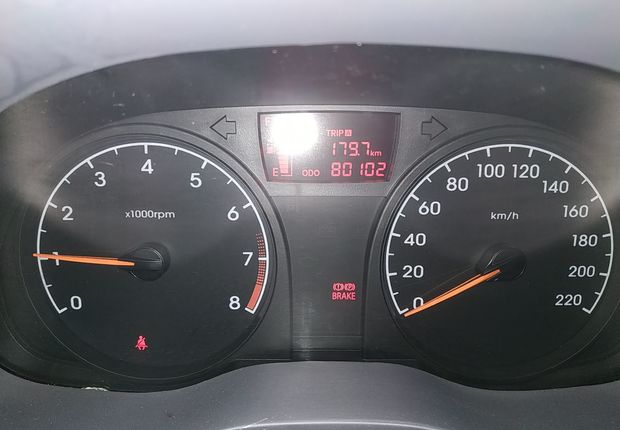 现代瑞纳 2014款 1.4L 自动 4门5座三厢车 智能型GLS (国Ⅳ) 