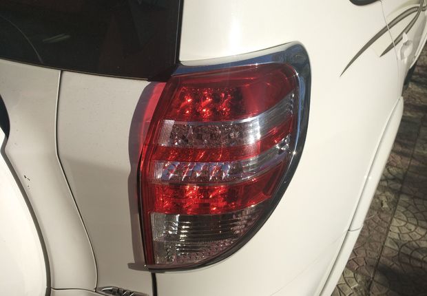 丰田RAV4 2011款 2.4L 自动 四驱 豪华型 (国Ⅳ) 