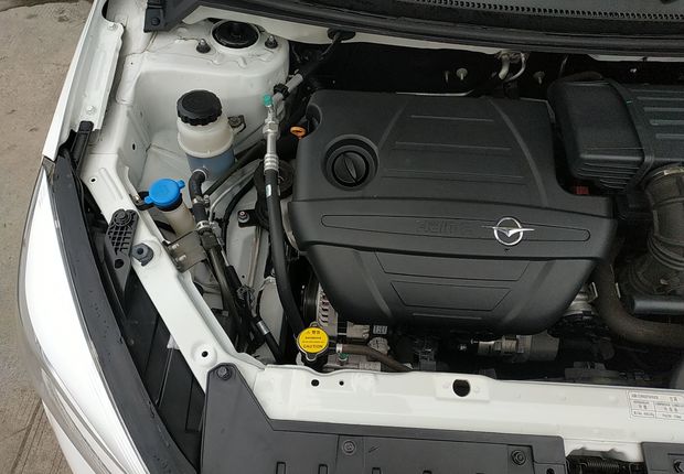 海马M3 2016款 1.5L 手动 智能舒适型 (国Ⅴ) 