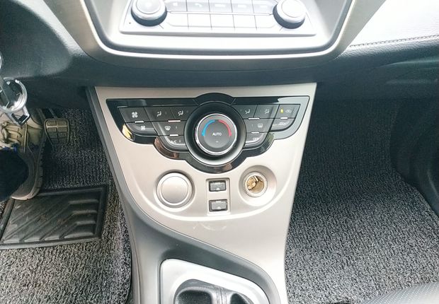 海马M3 2016款 1.5L 手动 智能舒适型 (国Ⅴ) 