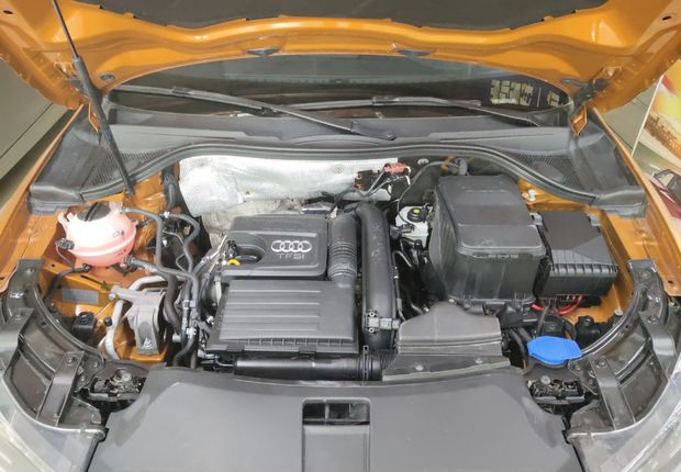 奥迪Q3 35TFSI 2015款 2.0T 自动 前驱 进取型 (国Ⅳ) 