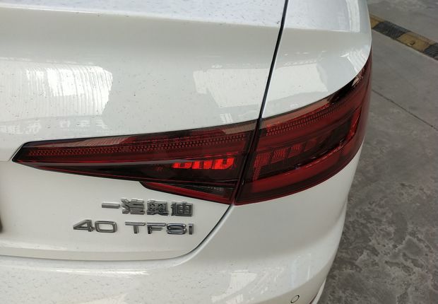 奥迪A4L 2019款 2.0T 自动 进取型 (国Ⅵ) 