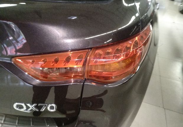 英菲尼迪QX70 [进口] 2013款 3.7L 自动 四驱 标准版 