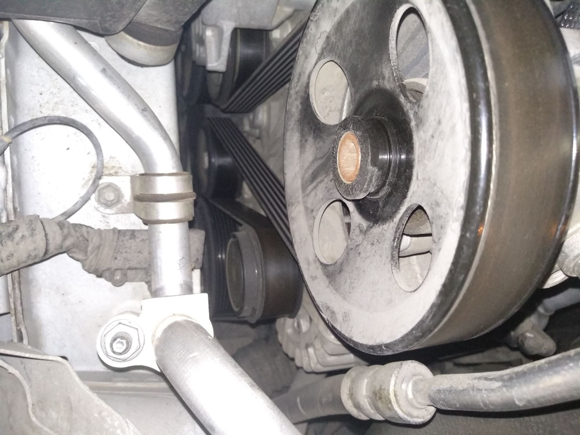                 发动机外围皮带