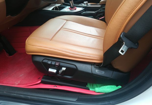 宝马3系GT 320i [进口] 2016款 2.0T 自动 汽油 设计套装型 